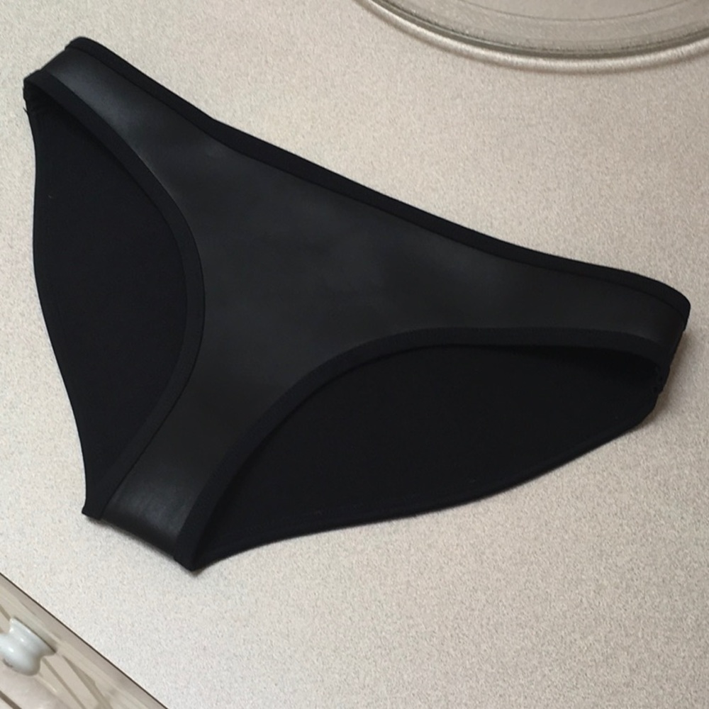 TRIANGL Neoprine Cheeky Bottoms Medium 💃🏼